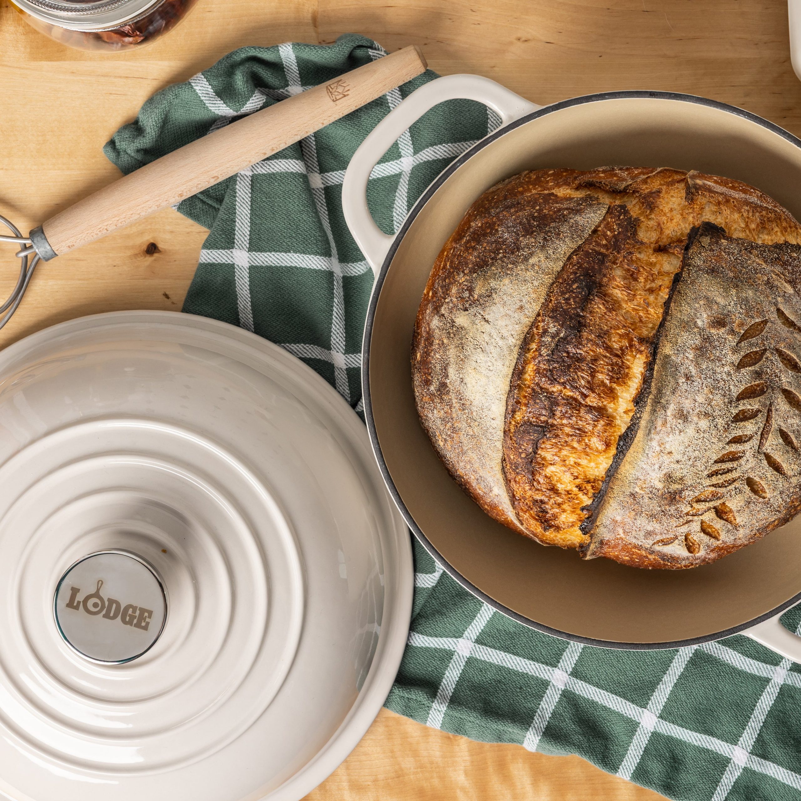 10.35 Inch Enameled Cast Iron Bread Oven - Image 9