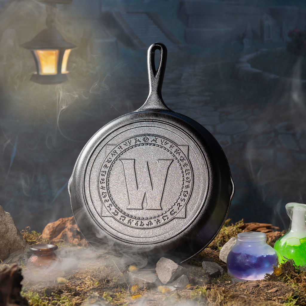 10.25 Inch Seasoned Cast Iron World of Warcraft Skillet - Image 5